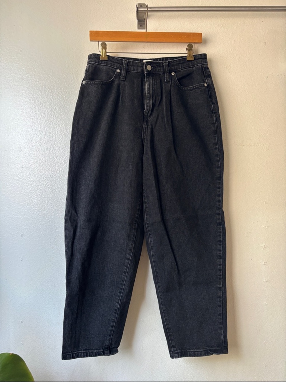 A New Day High-Rise Carrot Leg Jeans in Washed Black - Size 10